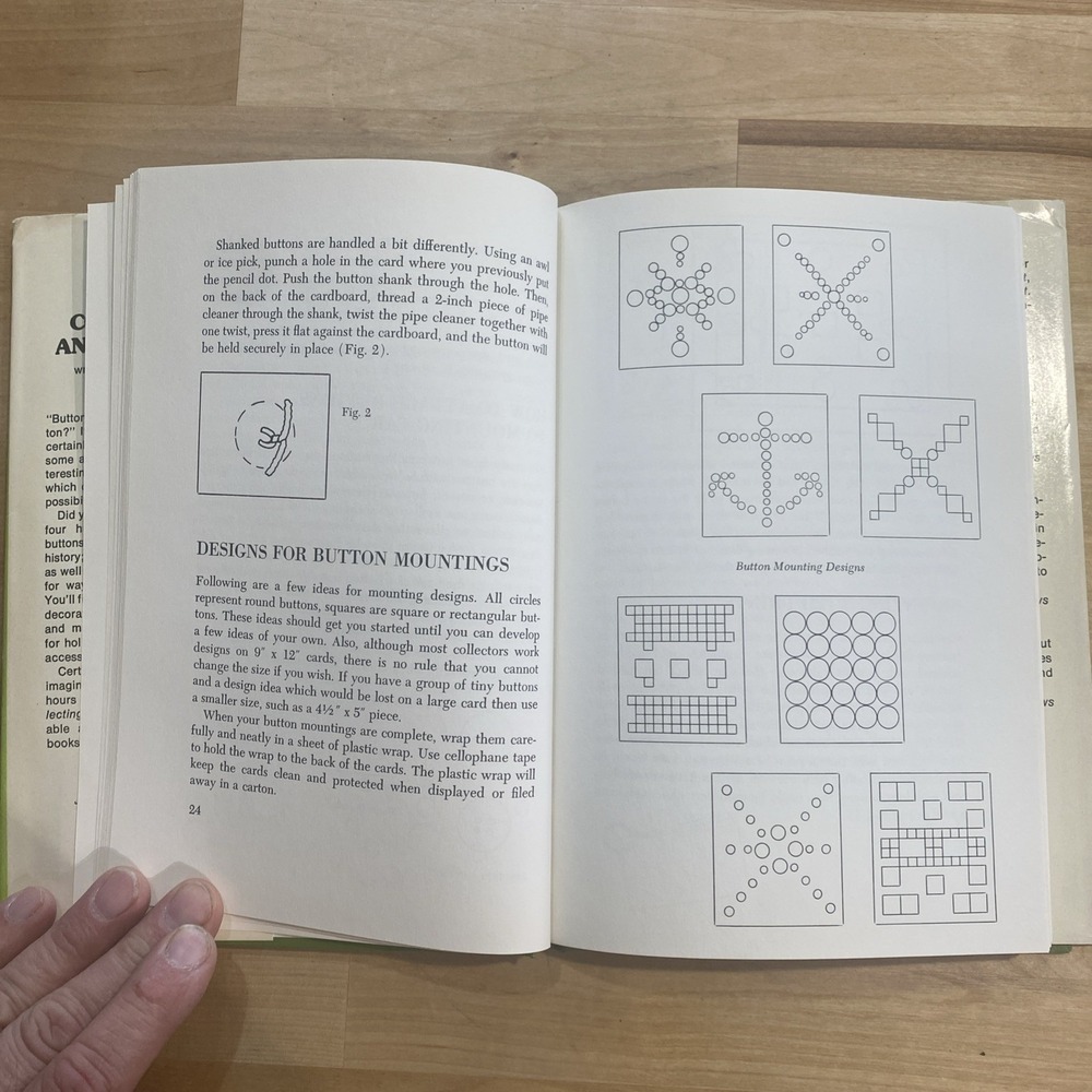 Button Collecting and Crafting Written, Illustrated by Arden J Newsome - HC 1976 - Picture 12 of 16